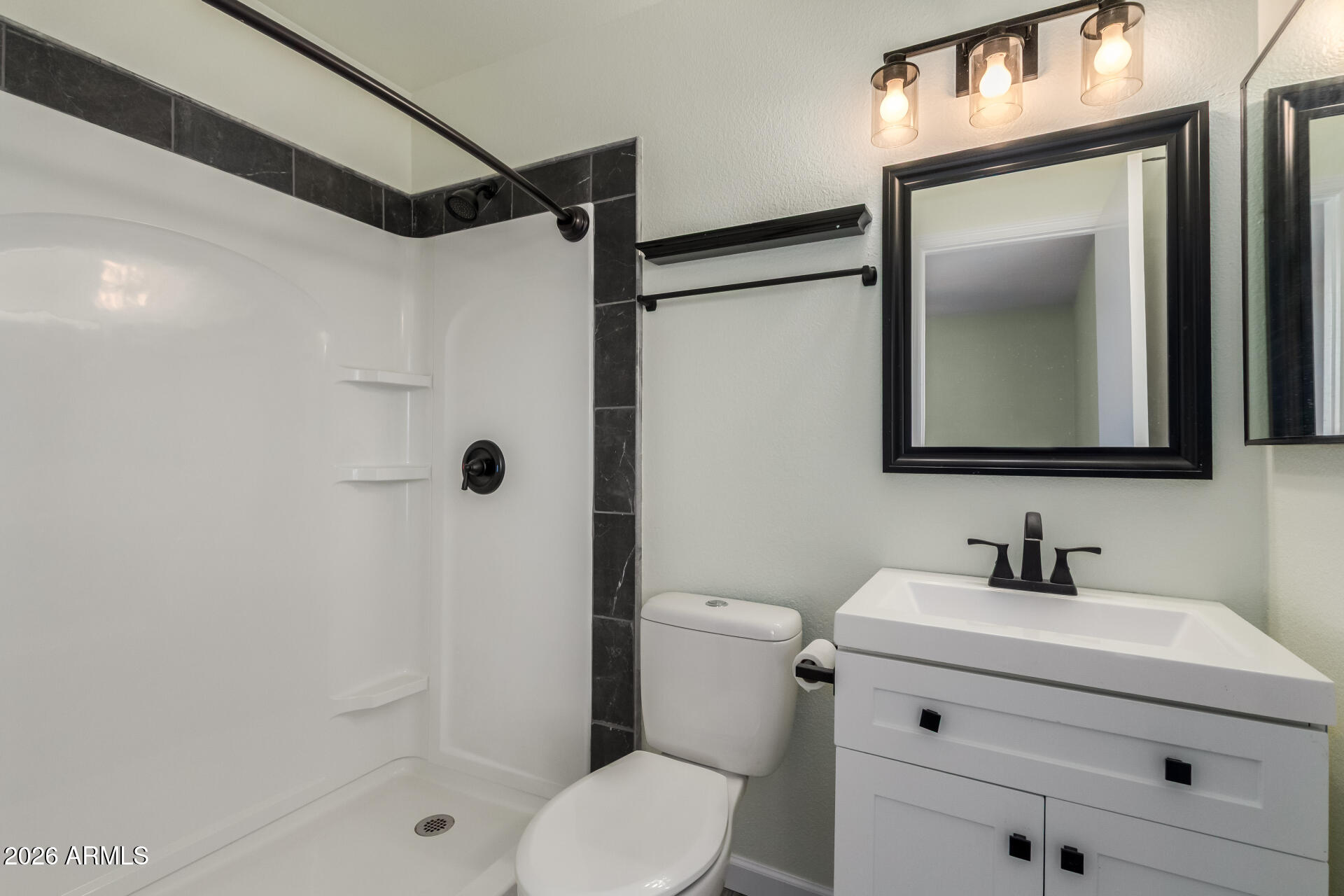 2215 W STRAFORD Drive