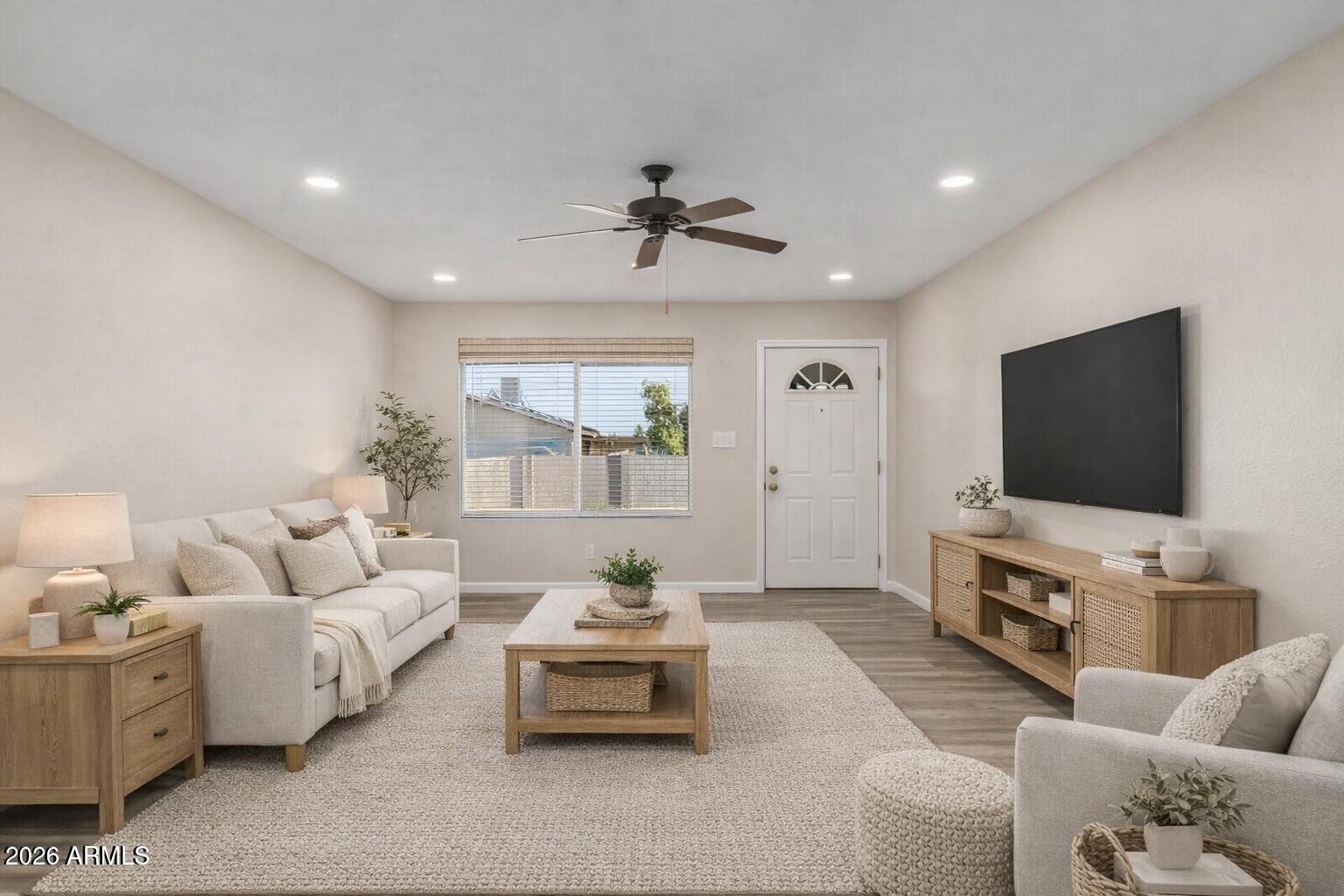 2215 W STRAFORD Drive