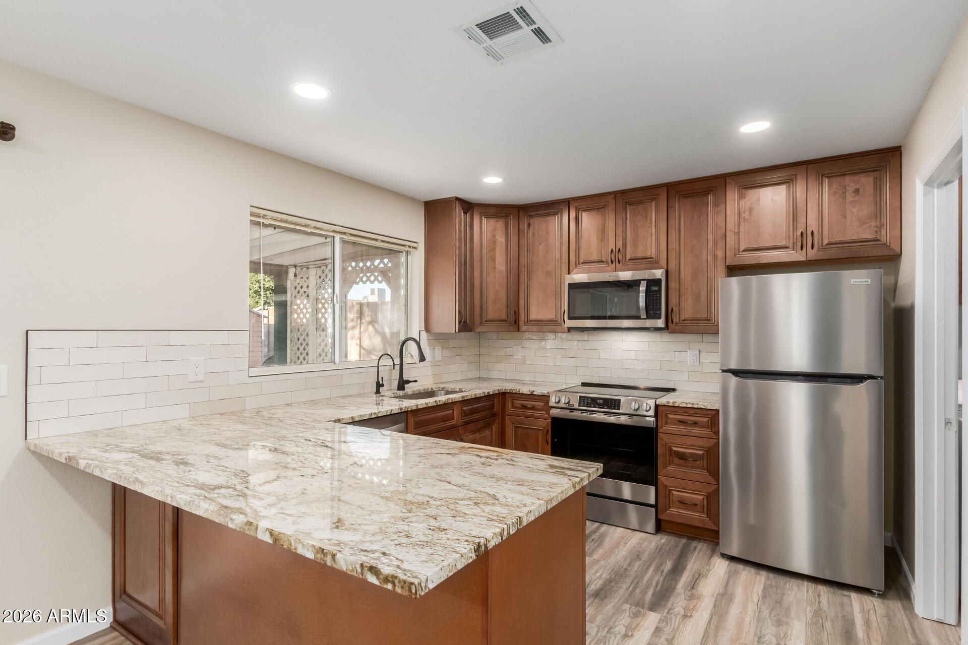 2215 W STRAFORD Drive