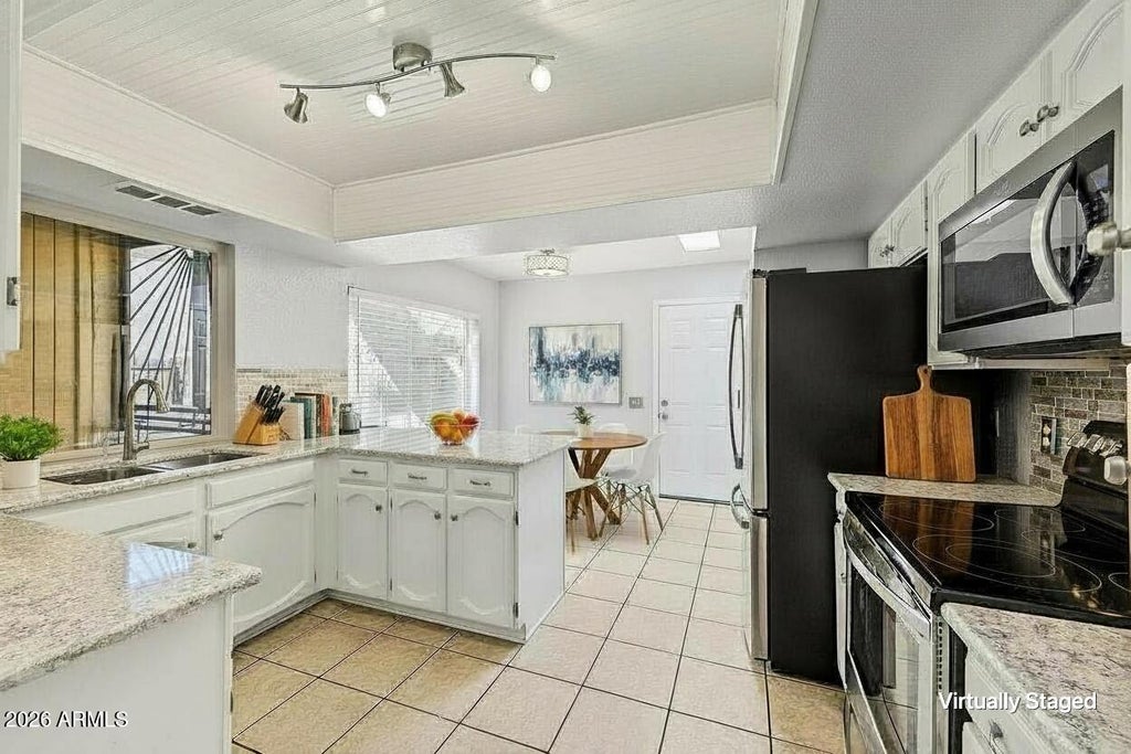 Photo of 2915 W Kelton Lane, Phoenix, AZ 85053 (MLS # 7091354)