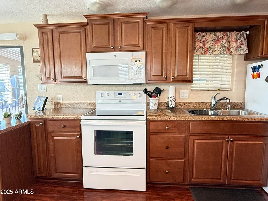 Photo of 258 Beryl Drive #258, Apache Junction, AZ 85119 (MLS # 6922531)