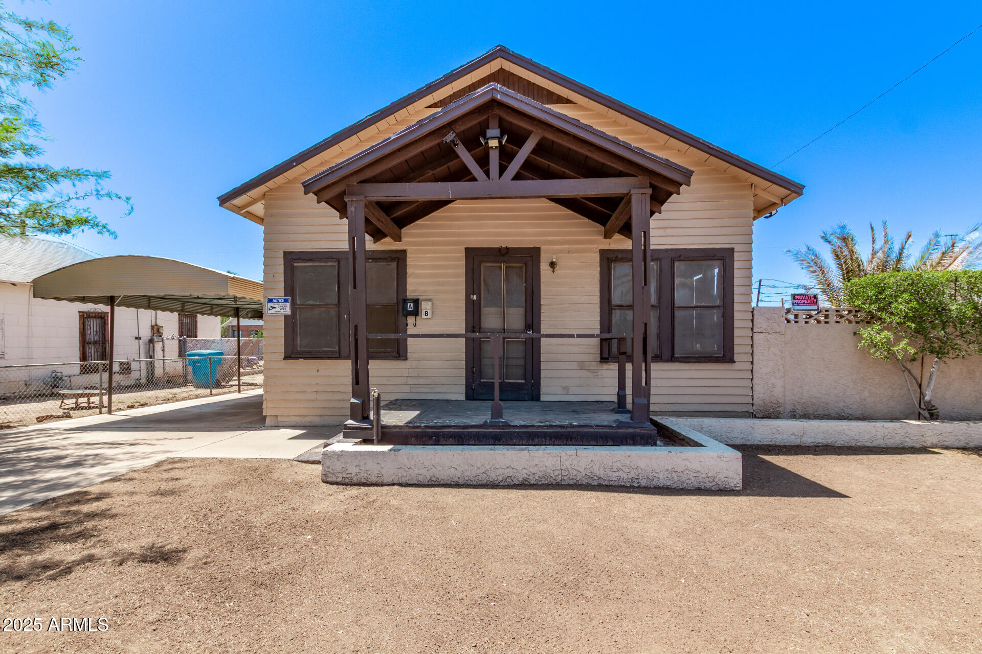 1017 E TAYLOR Street