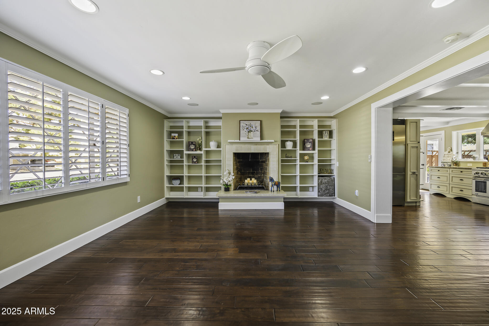 325 E AEPLI Drive