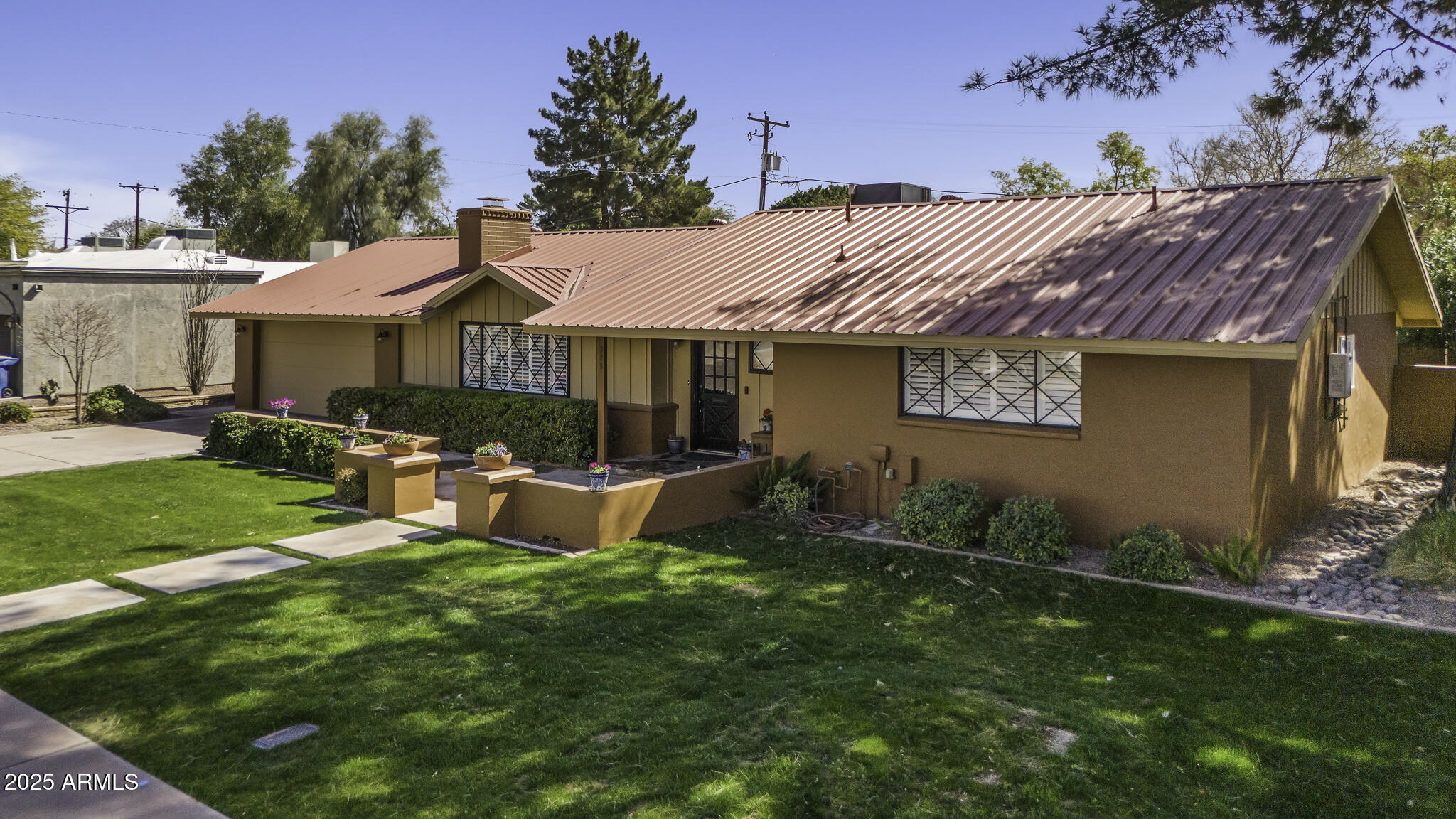 325 E AEPLI Drive