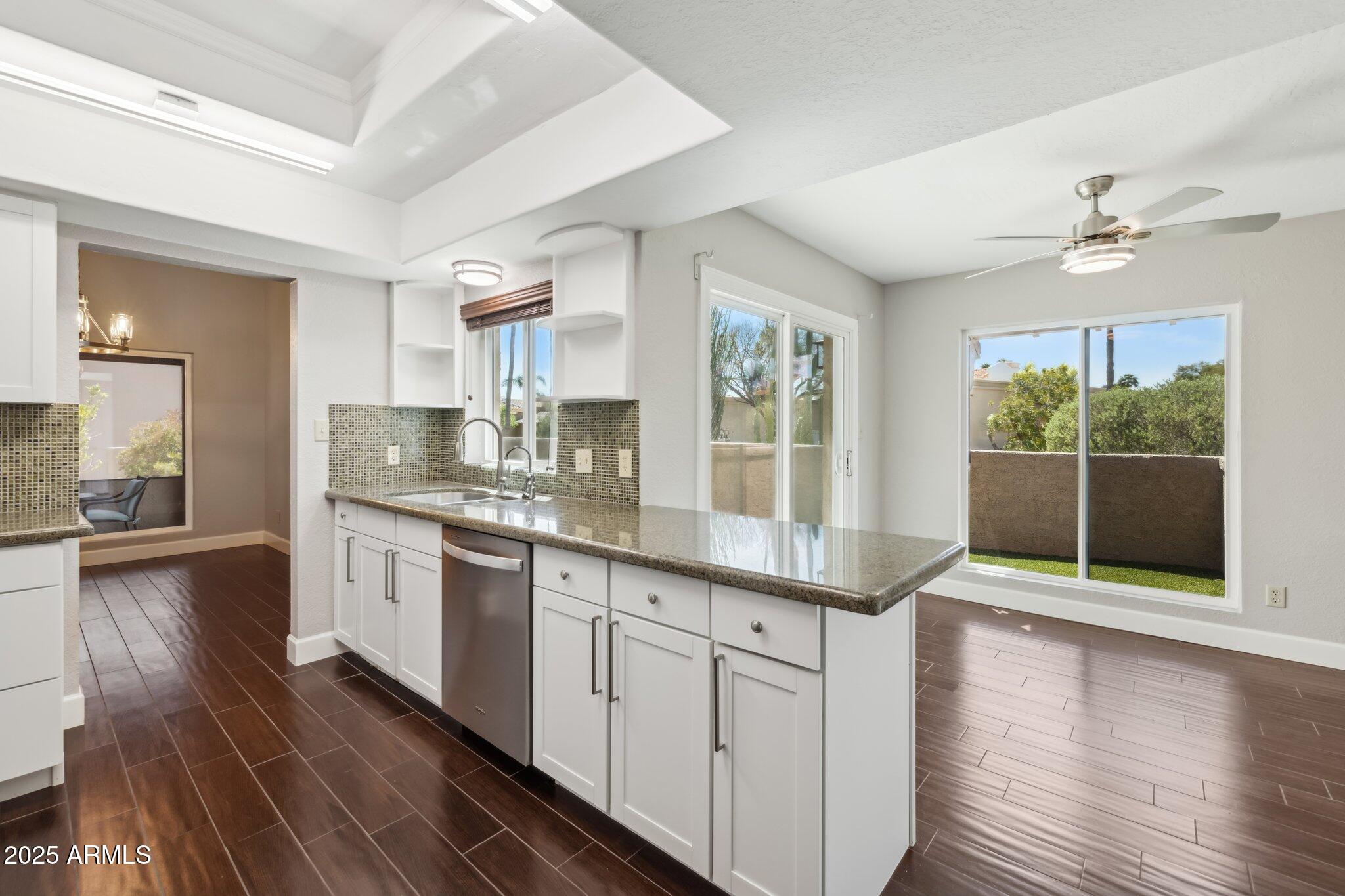 18548 E PARADA Circle