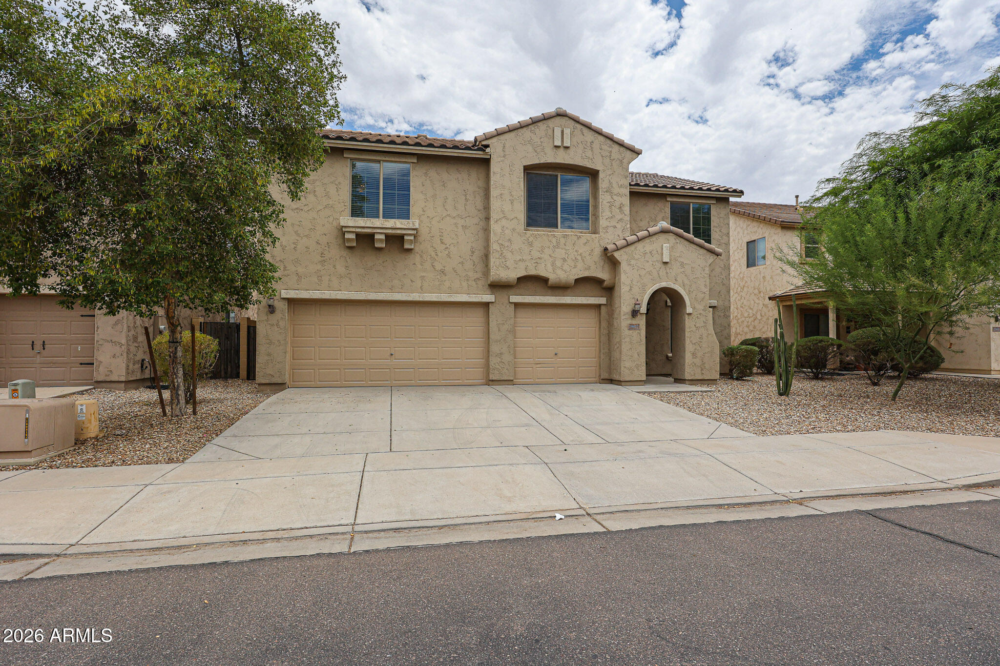 19417 W MORNING GLORY Drive
