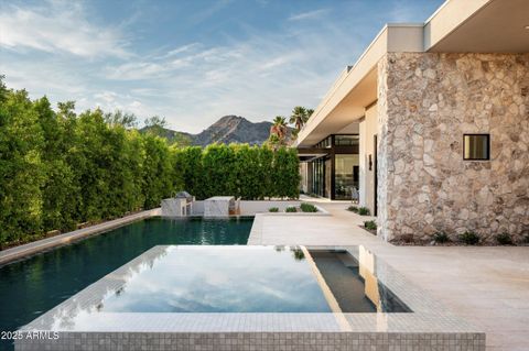 Photo of 6535 N 40th Place, Paradise Valley, AZ 85253 (MLS # 6913447)