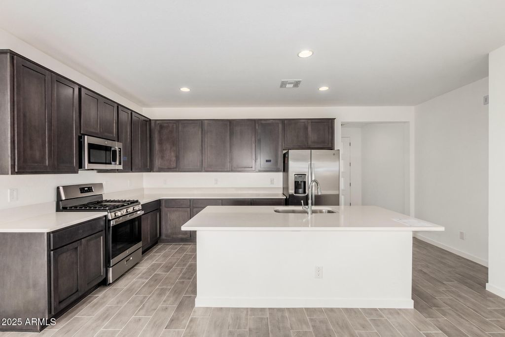 Photo of 12360 W Parkway Lane, Avondale, AZ 85323 (MLS # 6912119)