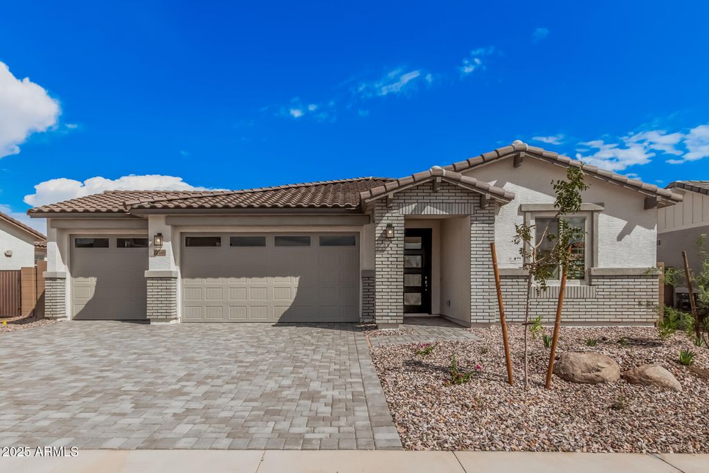 Photo of 12360 W Parkway Lane, Avondale, AZ 85323 (MLS # 6912119)