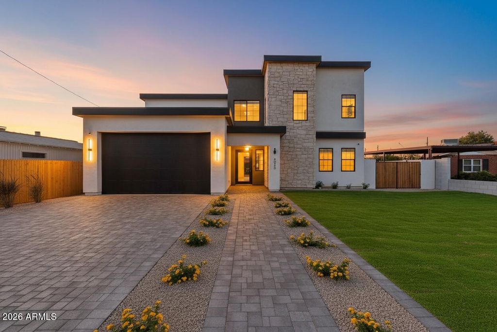 Photo of 4020 N 32nd Way, Phoenix, AZ 85018 (MLS # 7028031)