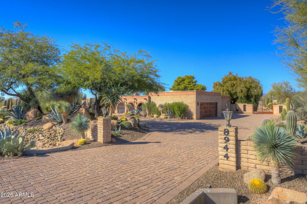 Photo of 8944 E Cave Creek Road E, Carefree, AZ 85377 (MLS # 6967468)