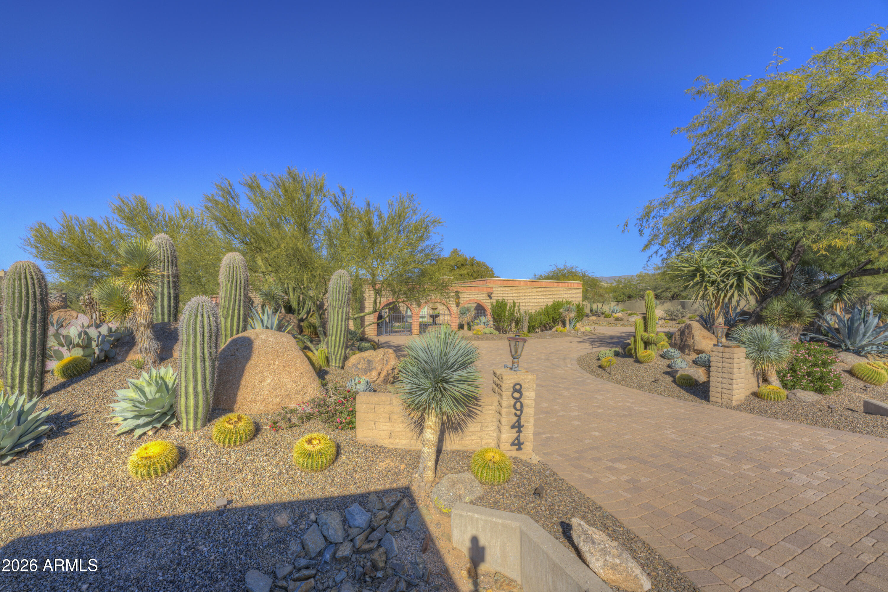 8944 E CAVE CREEK Road E