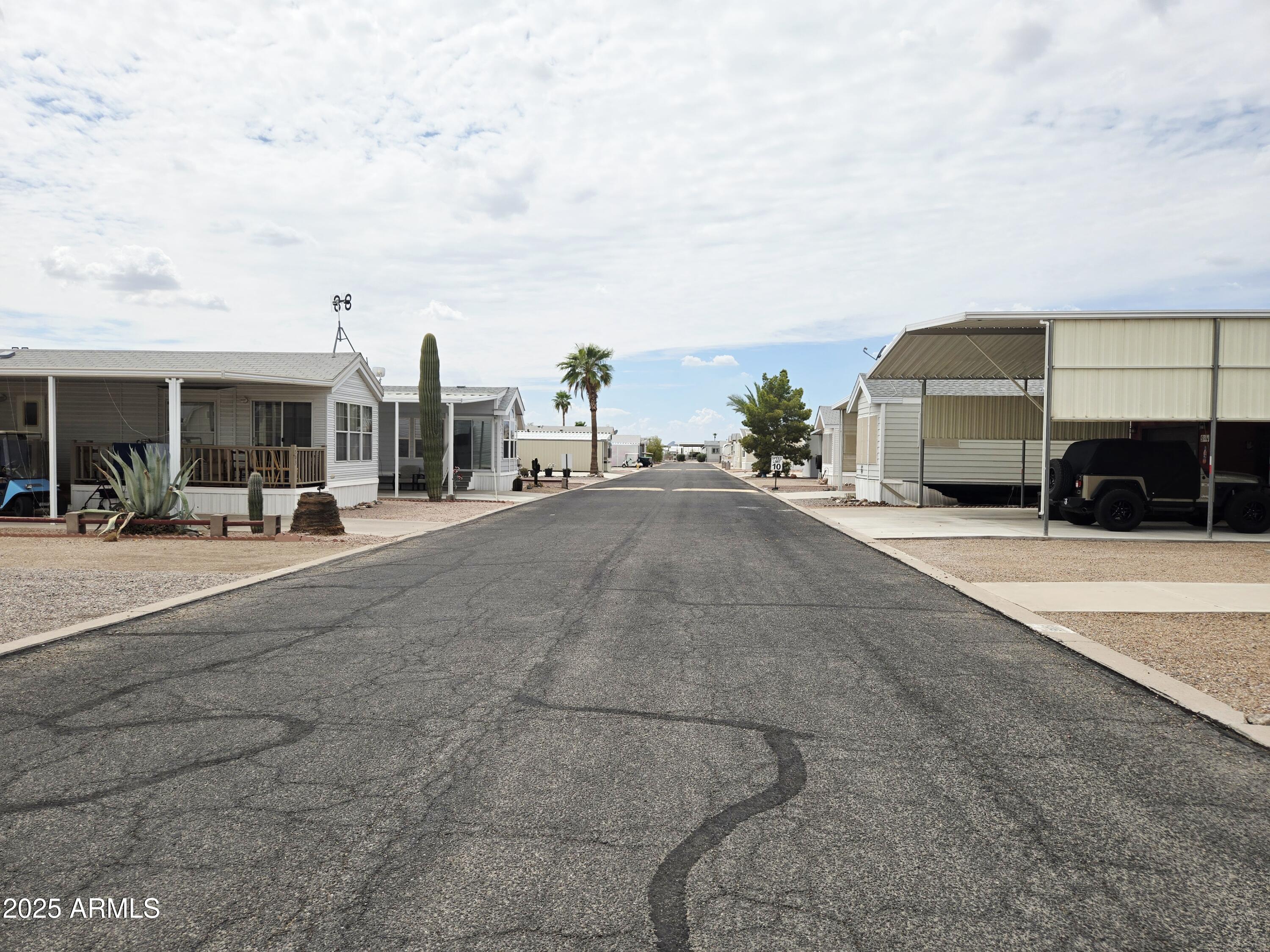 TIERRA DEL SOL RV RESORT - Land