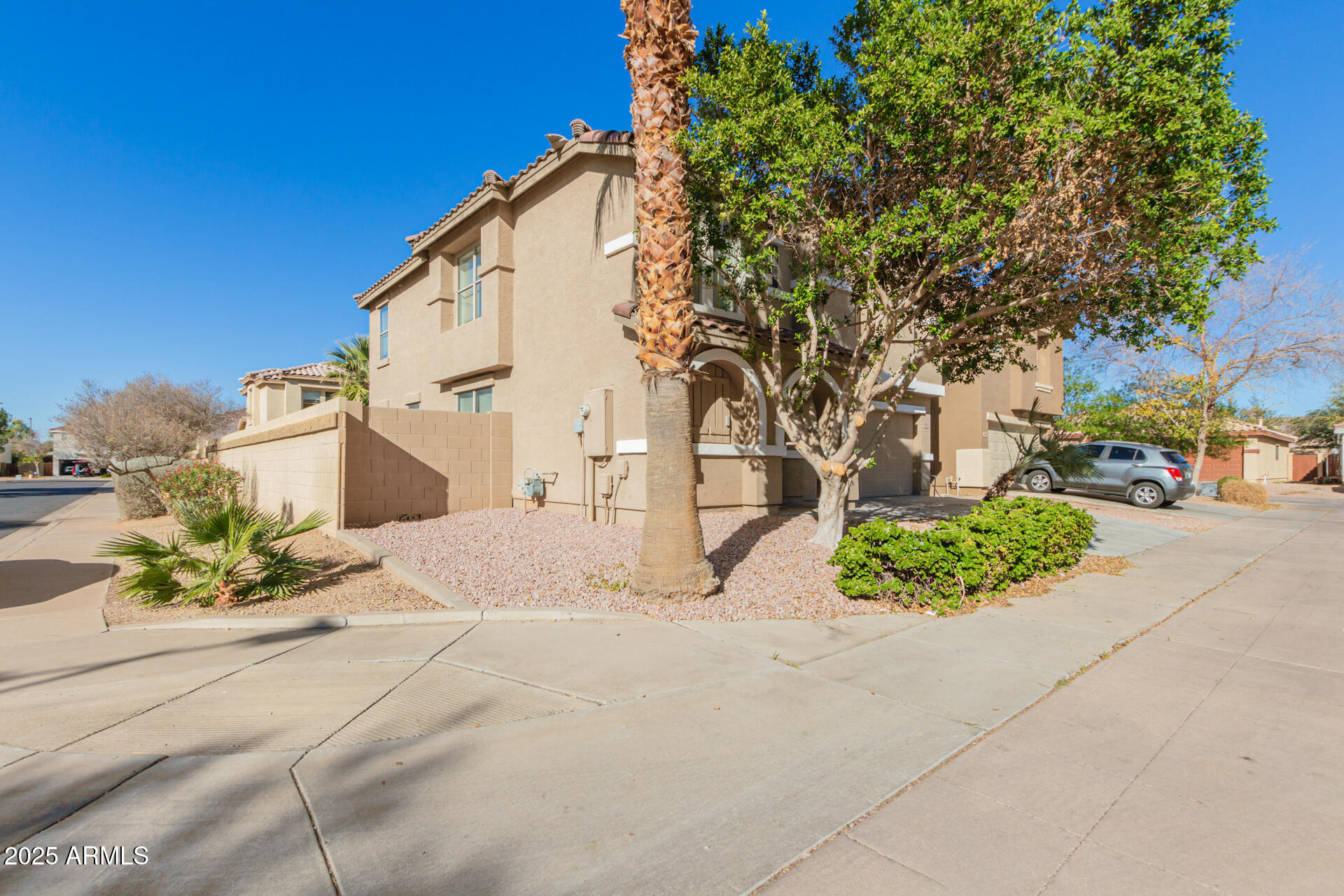 3064 E MICHELLE Way