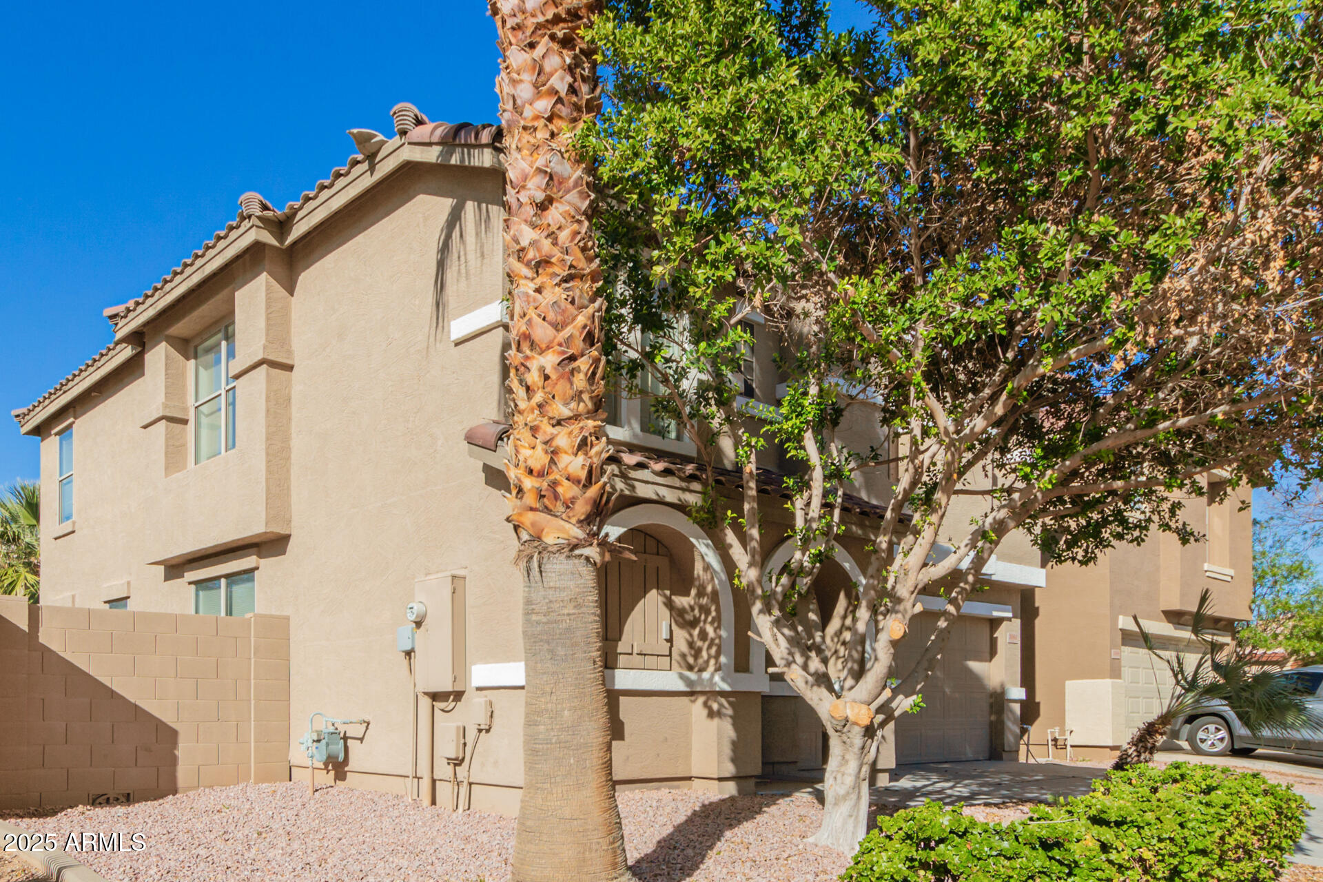 3064 E MICHELLE Way