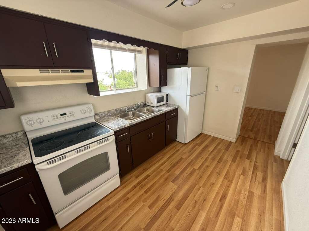 860 E 13TH Street 4