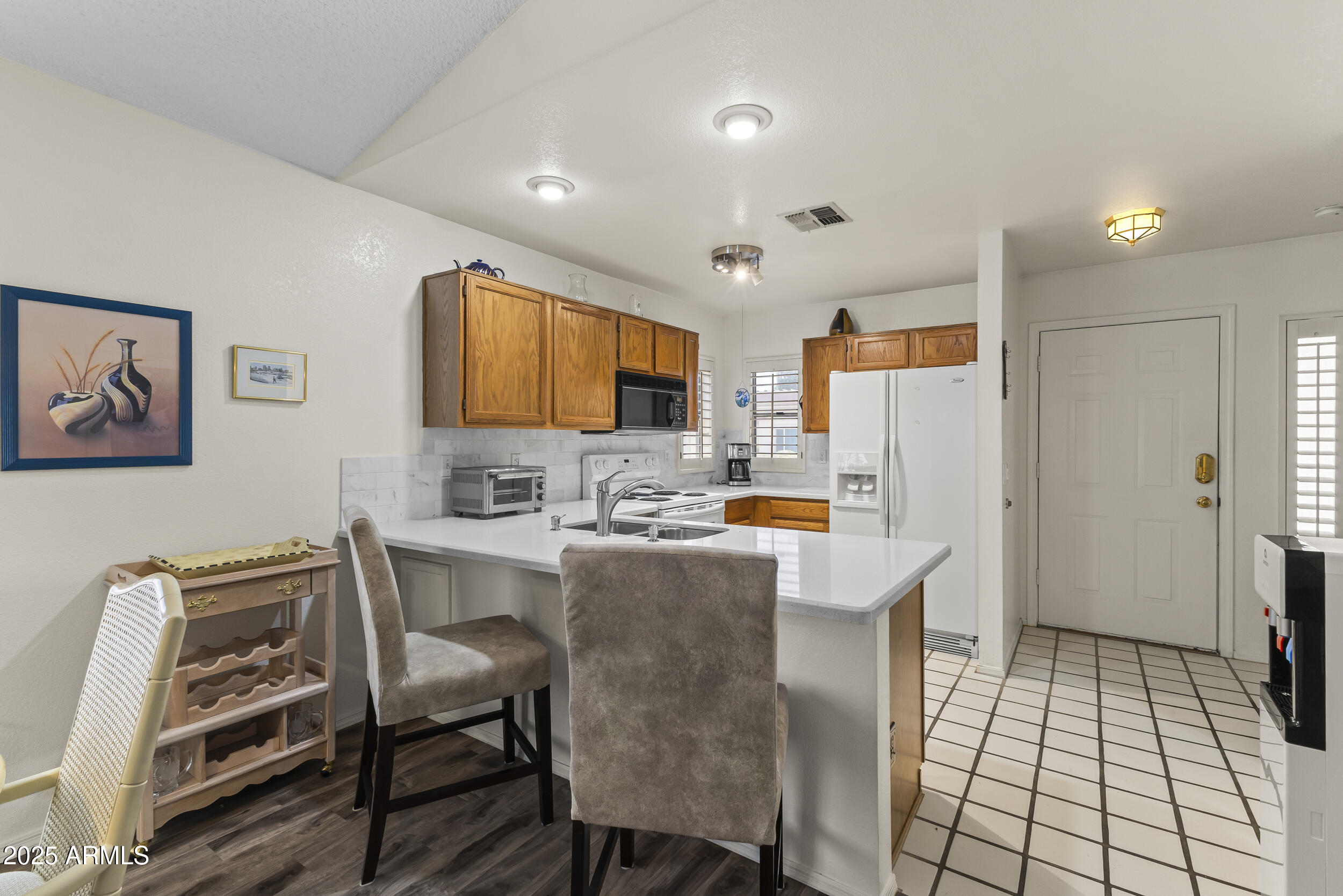 1120 N VAL VISTA Drive 4