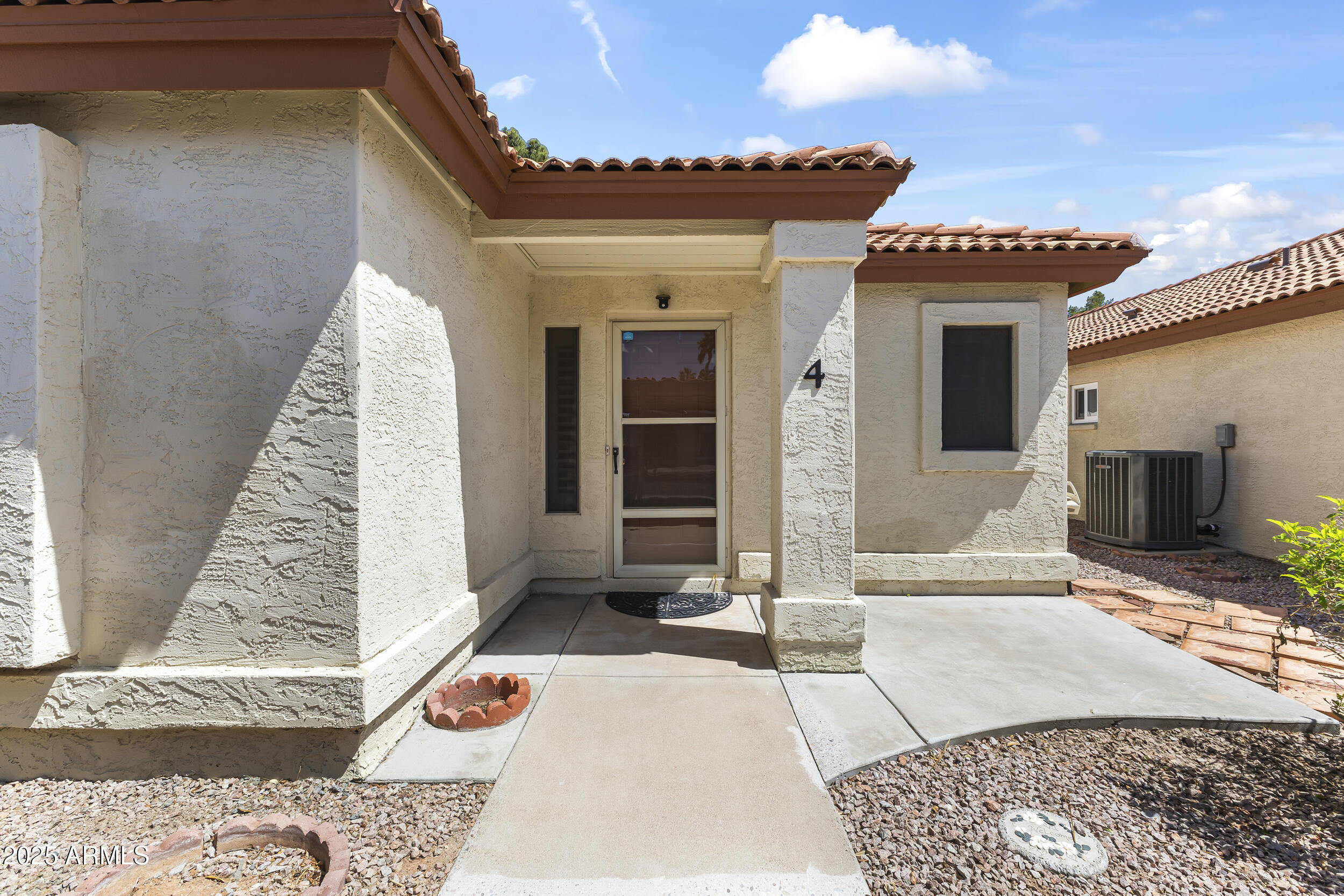 1120 N VAL VISTA Drive 4
