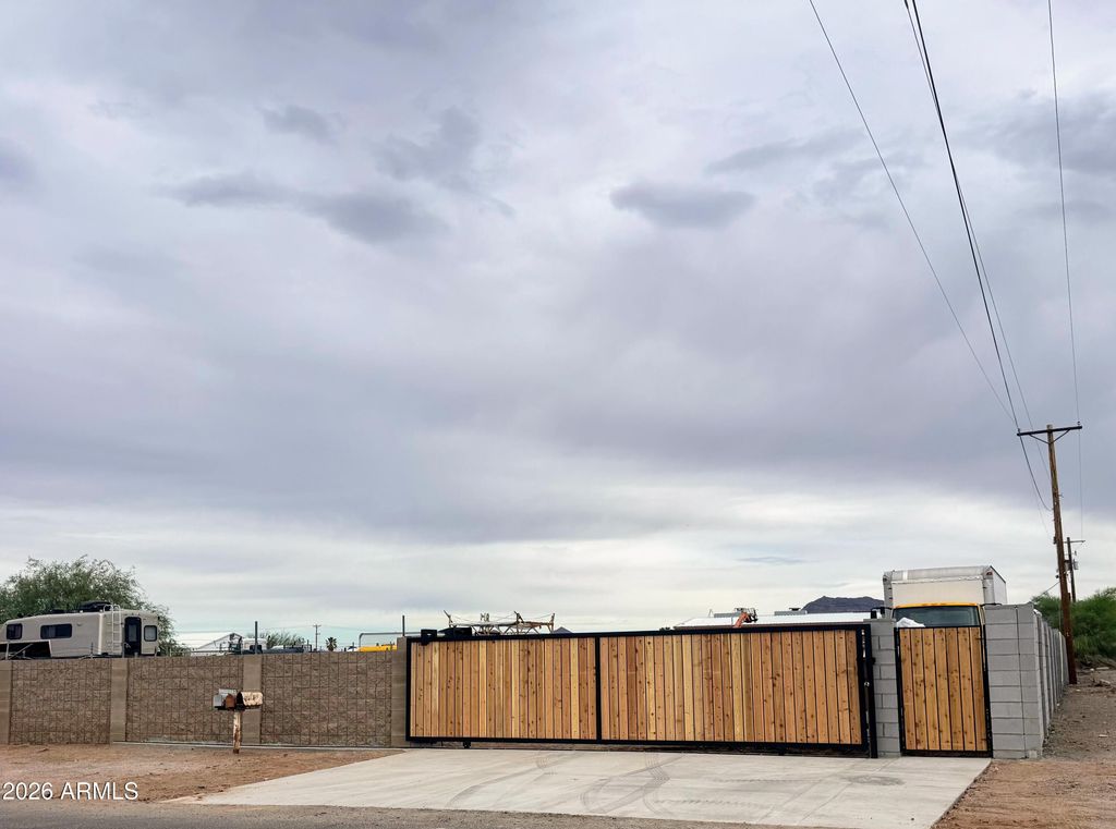 Photo of 3050 W 4th Avenue, Apache Junction, AZ 85120 (MLS # 7024569)