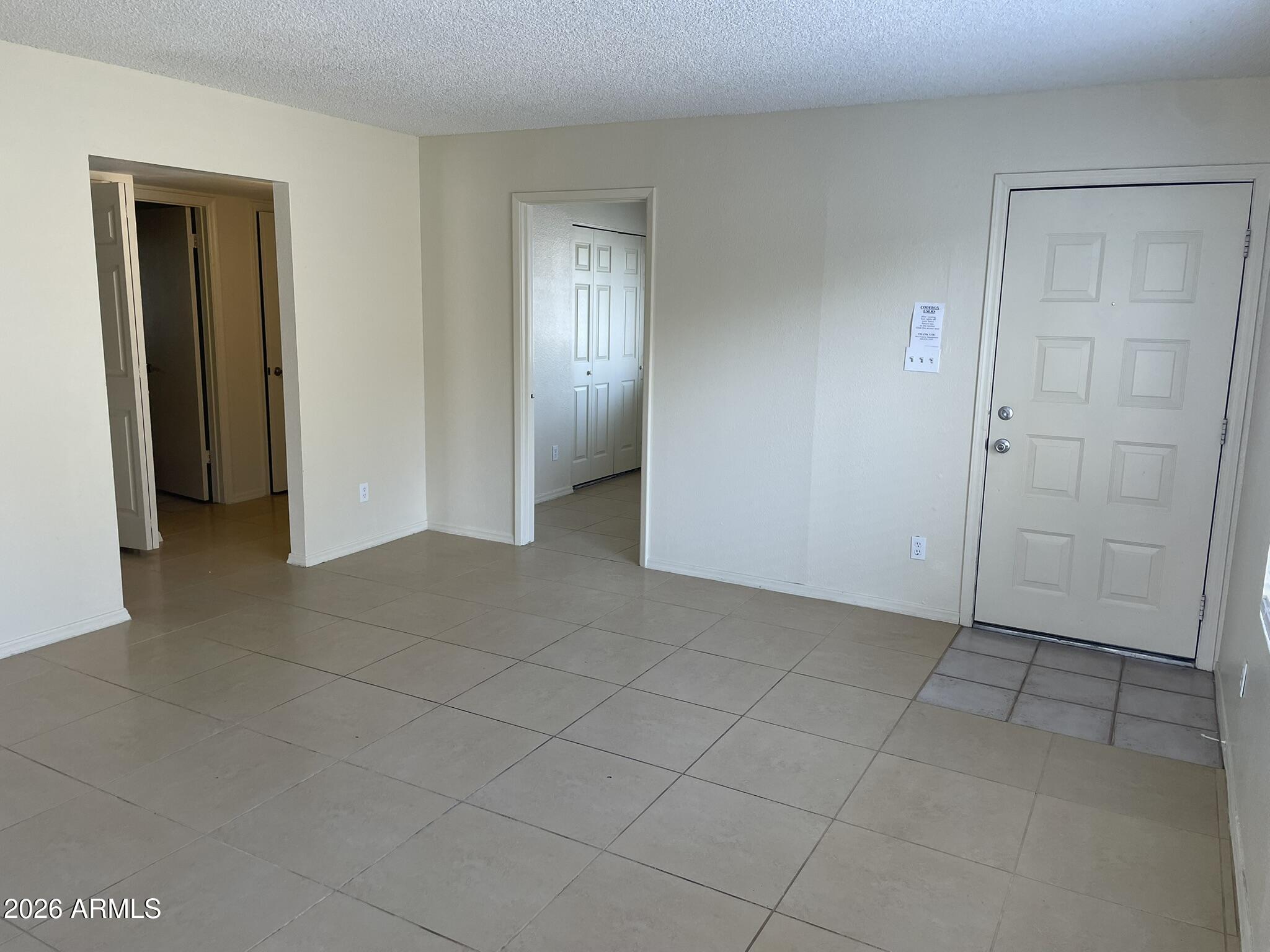 1532 E EL PARQUE Drive