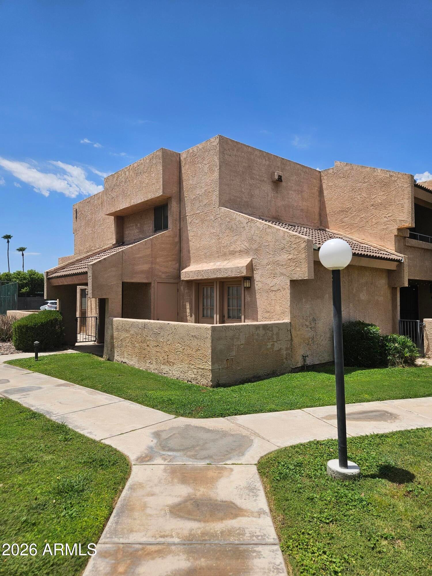 10828 N BILTMORE Drive 118