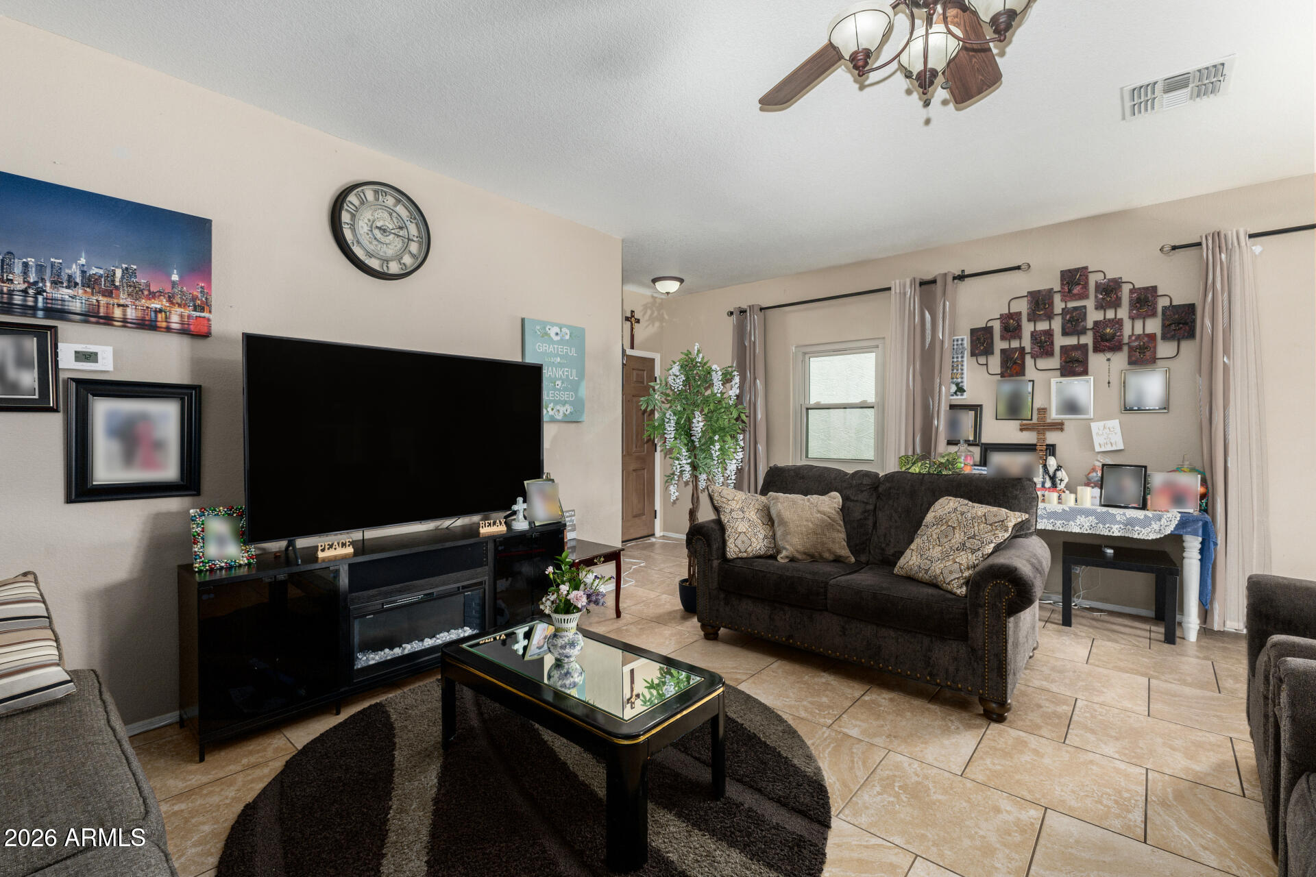 1923 E Renegade Trail