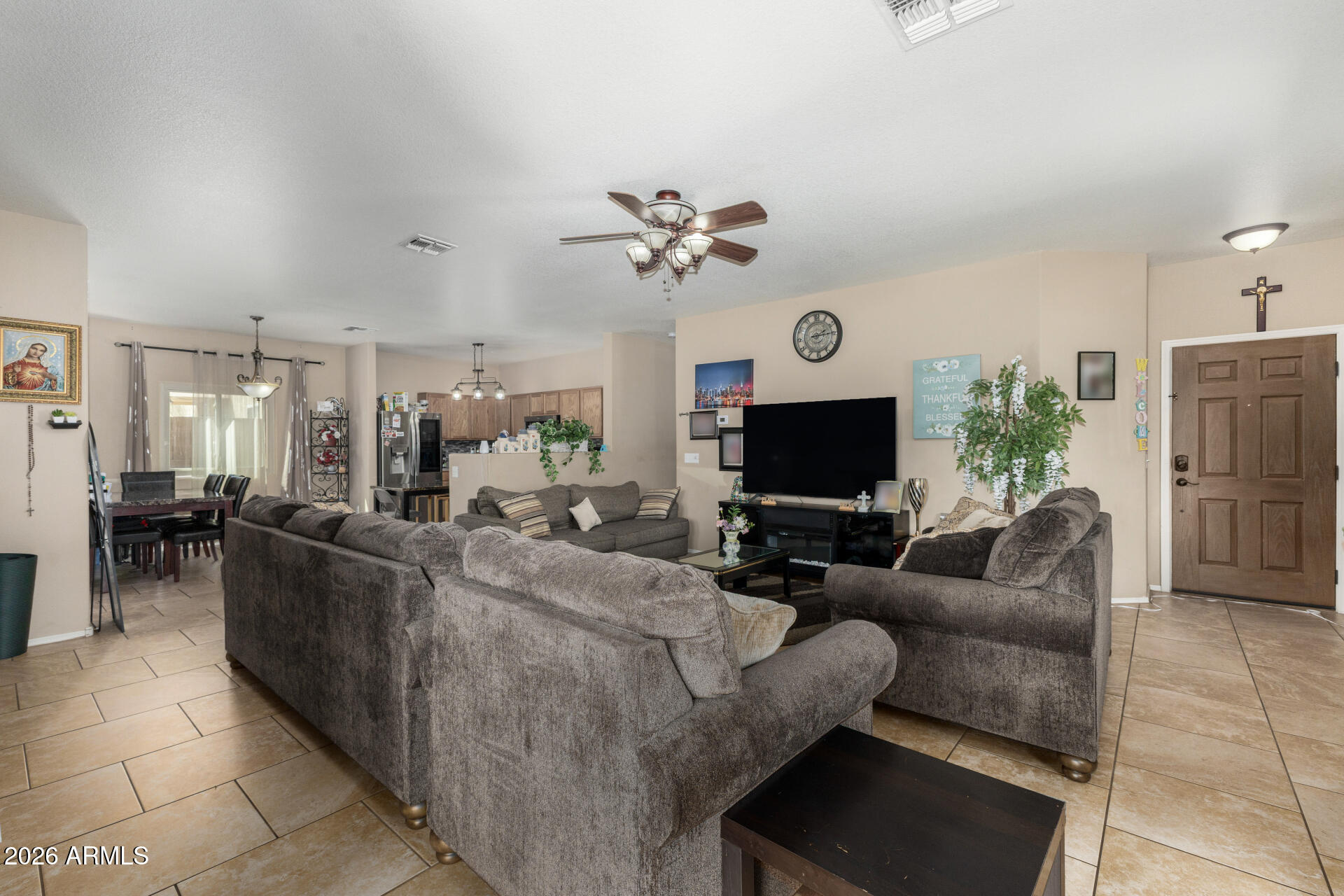 1923 E Renegade Trail