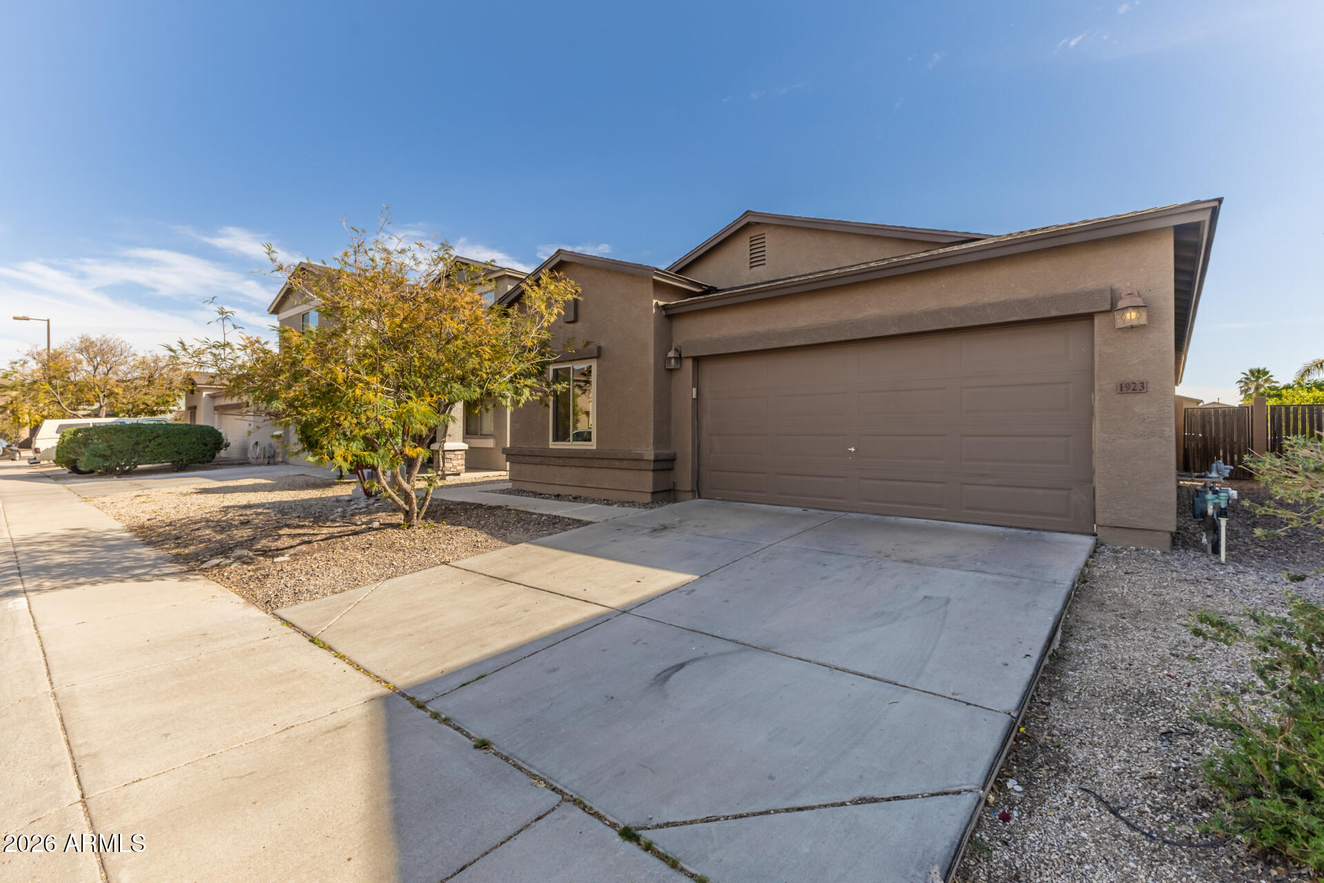 1923 E Renegade Trail