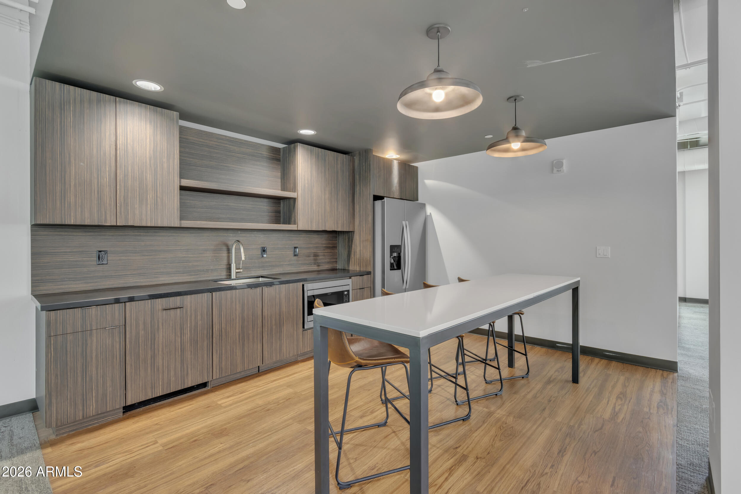 112 N CENTRAL Avenue 600B