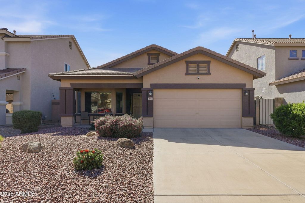 Photo of 807 E Bradstock Way, San Tan Valley, AZ 85140 (MLS # 6991596)