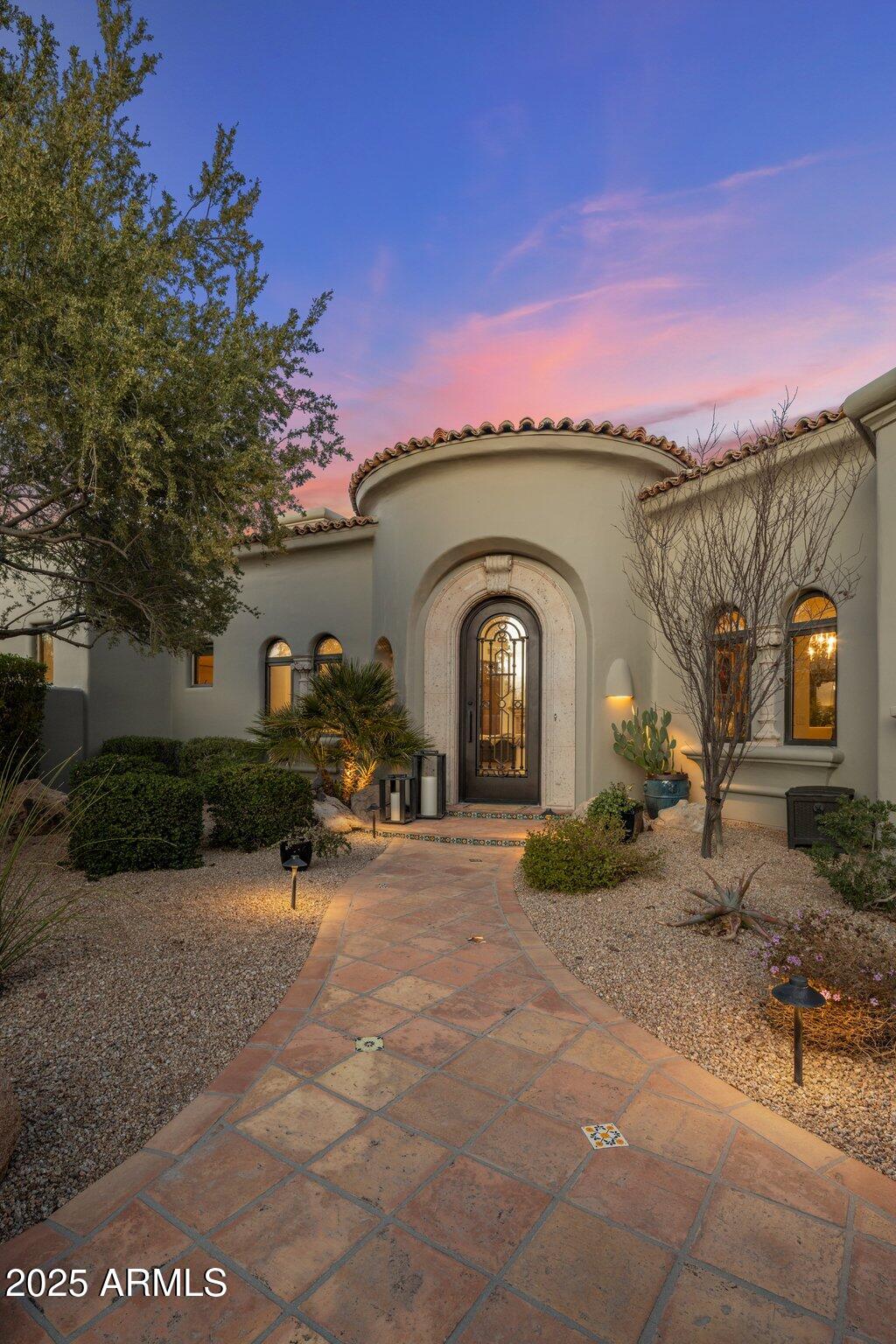 10040 E HAPPY VALLEY Road 289