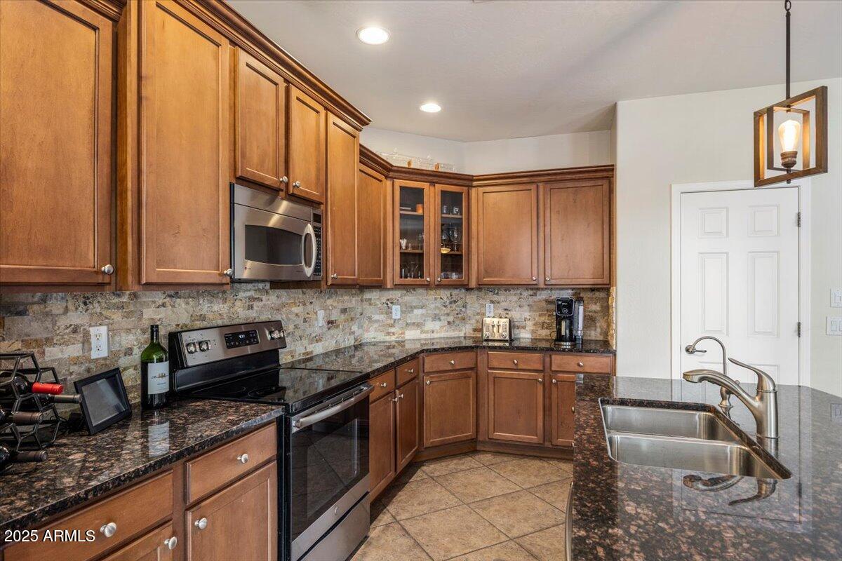 4554 S Cobblestone Street