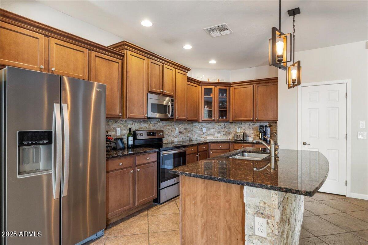 4554 S Cobblestone Street