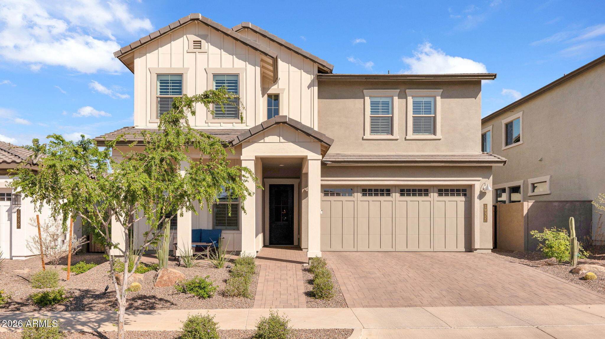 1932 W ROWEL Road