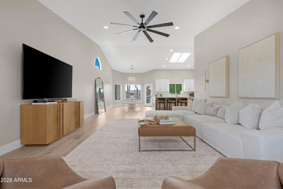 1825 E MARILYN Road Phoenix AZ 85022