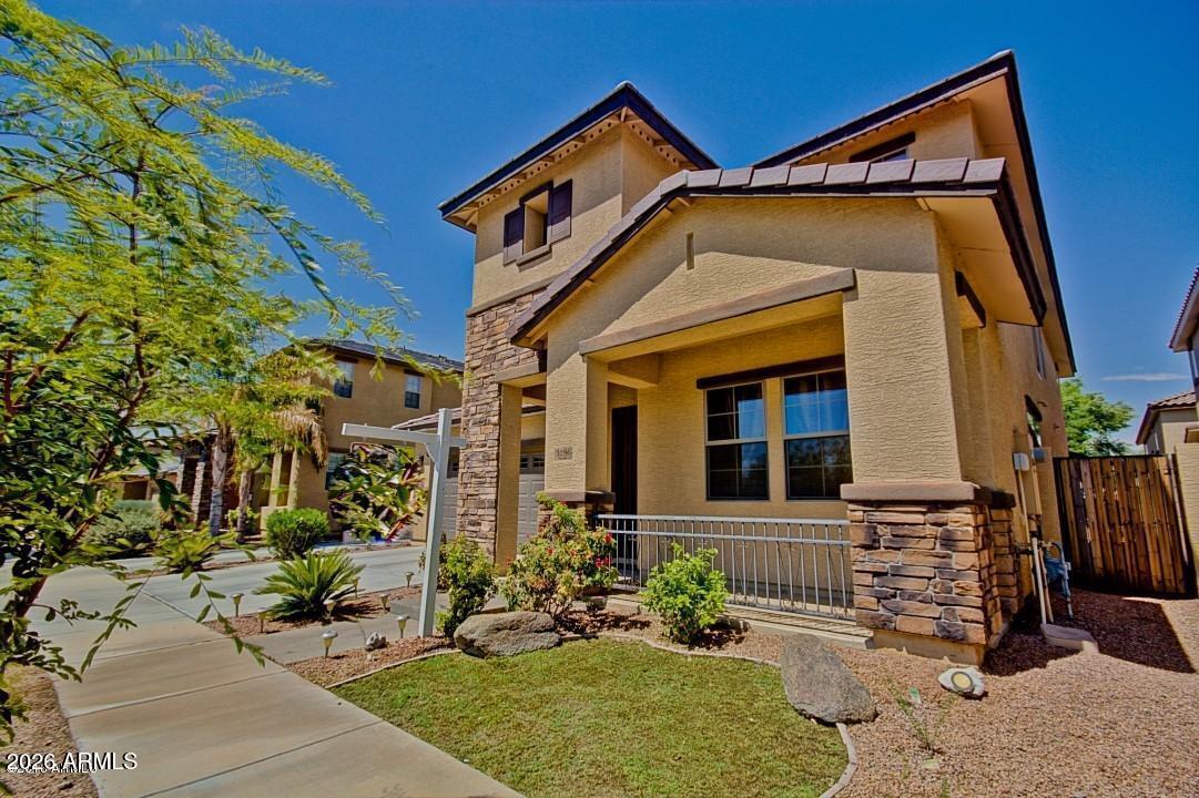 3296 E OAKLAND Street