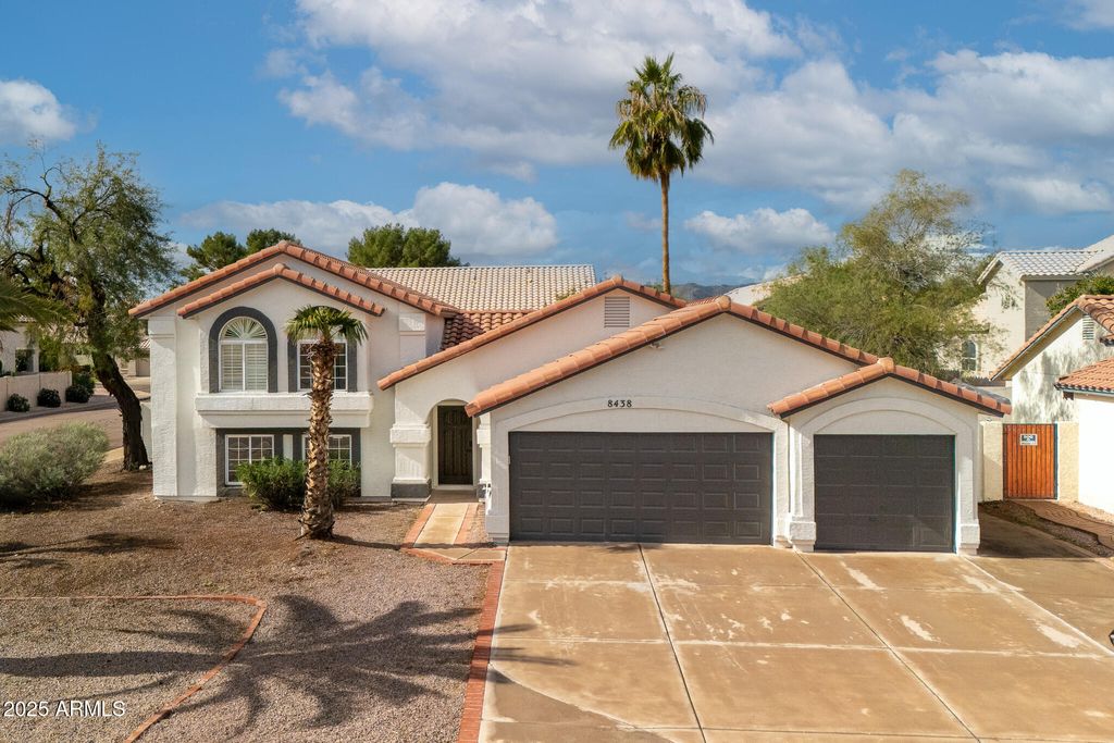 Photo of 8438 S Maple Avenue, Tempe, AZ 85284 (MLS # 6951214)