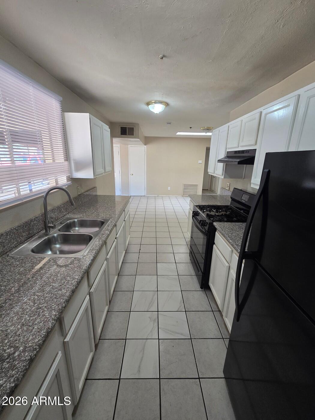5717 W HEATHERBRAE Drive