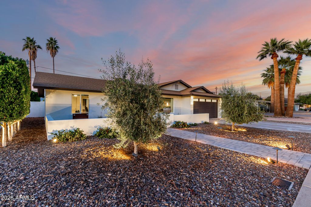 Photo of 1232 E Broadmor Drive, Tempe, AZ 85282 (MLS # 6972694)