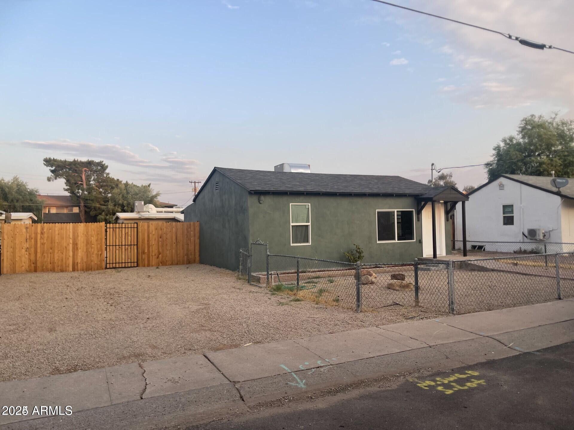 1424 S BONARDEN Lane