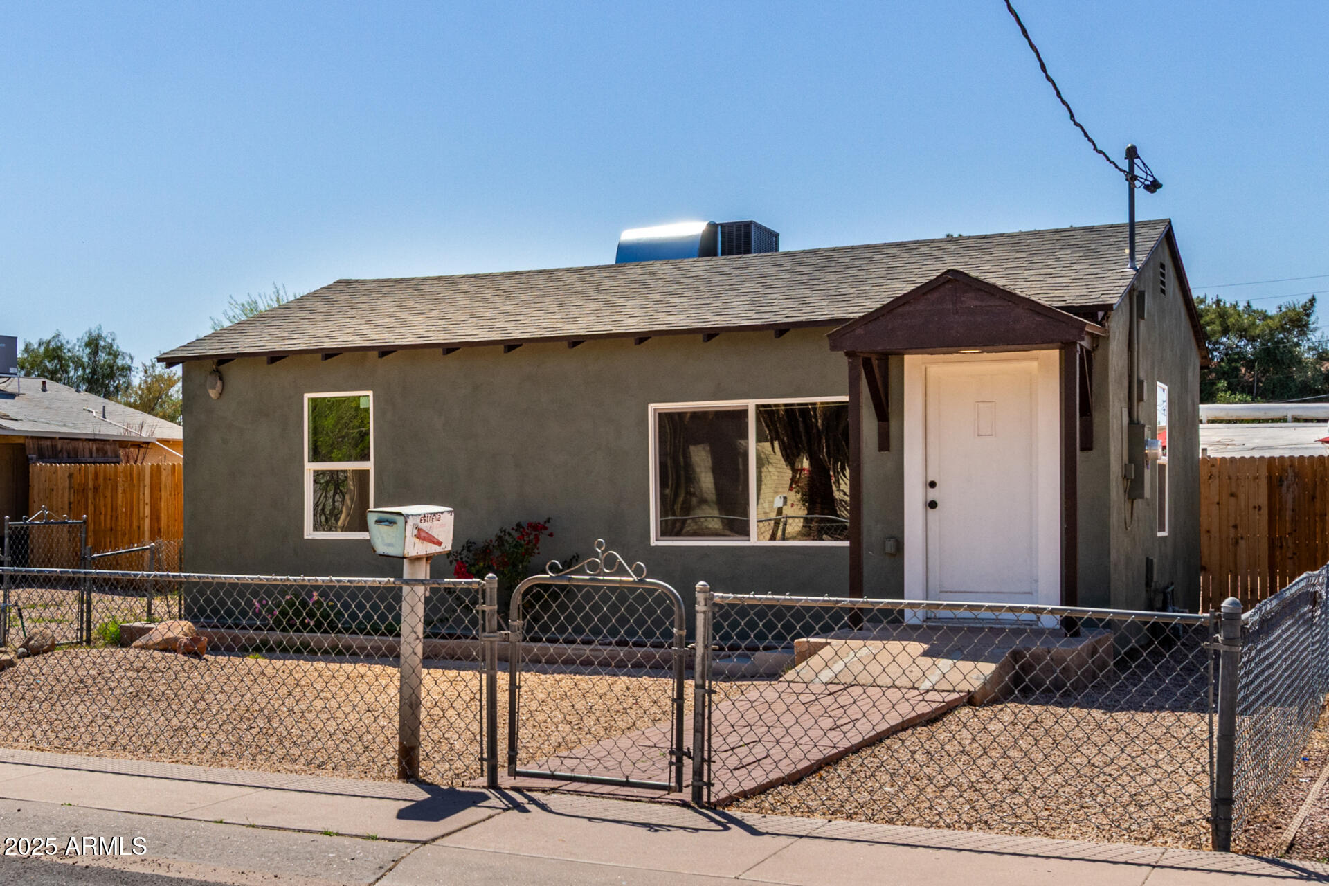 1424 S BONARDEN Lane