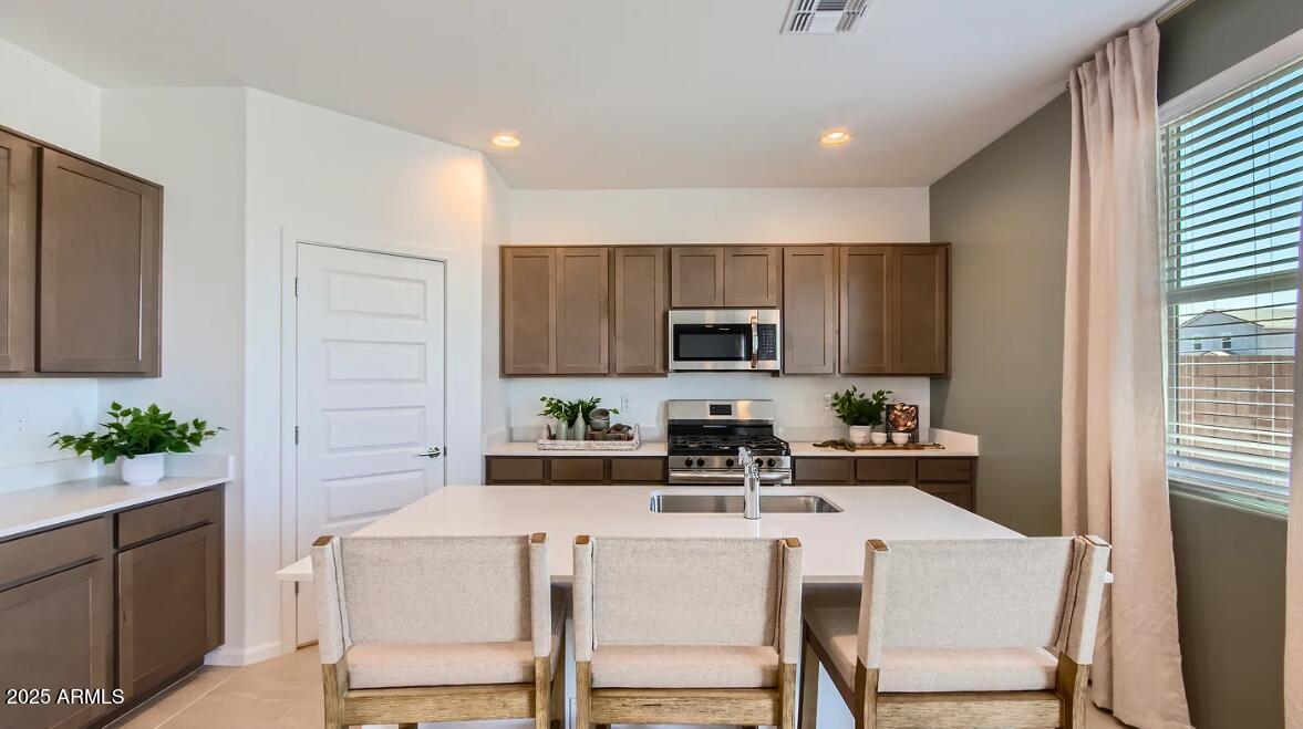 9524 W PINCHOT Avenue