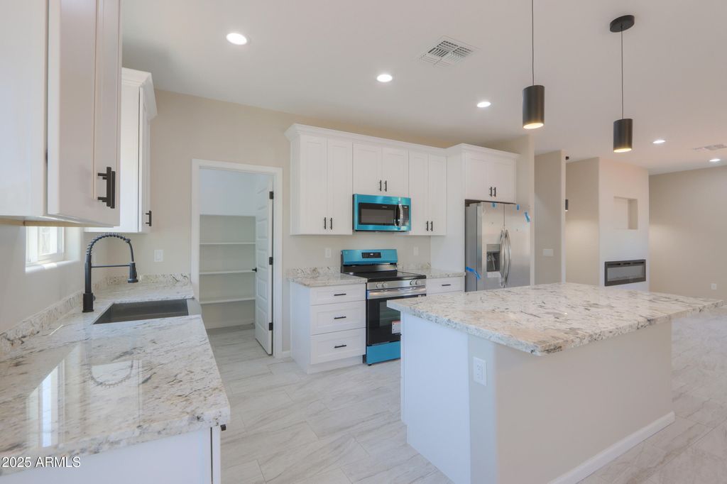 Photo of 233 E Cedar Avenue, Casa Grande, AZ 85122 (MLS # 6936903)