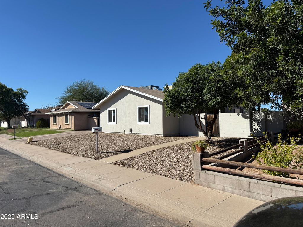 Photo of 5234 W Banff Lane, Glendale, AZ 85306 (MLS # 6936179)