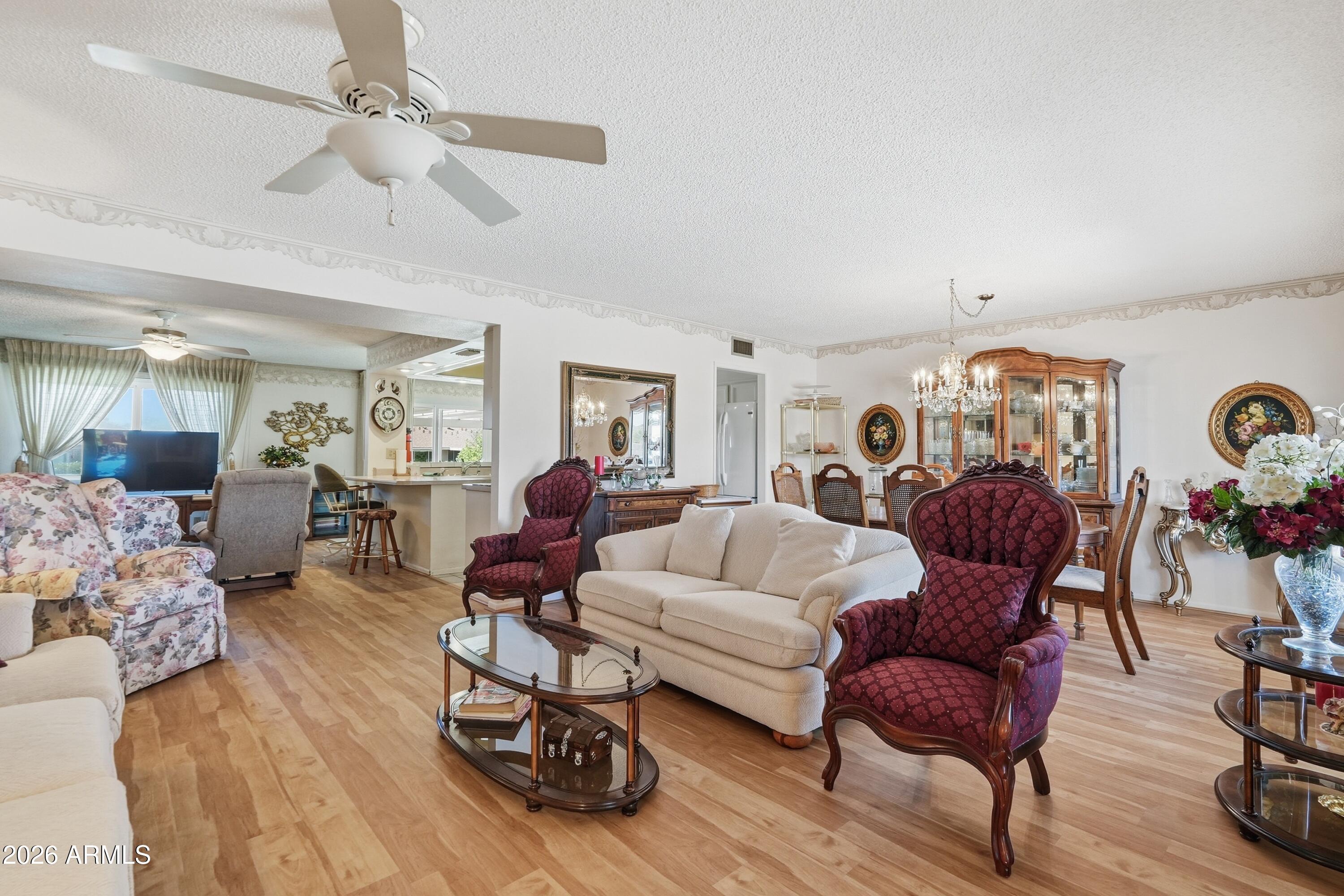 9807 W Mockingbird Drive
