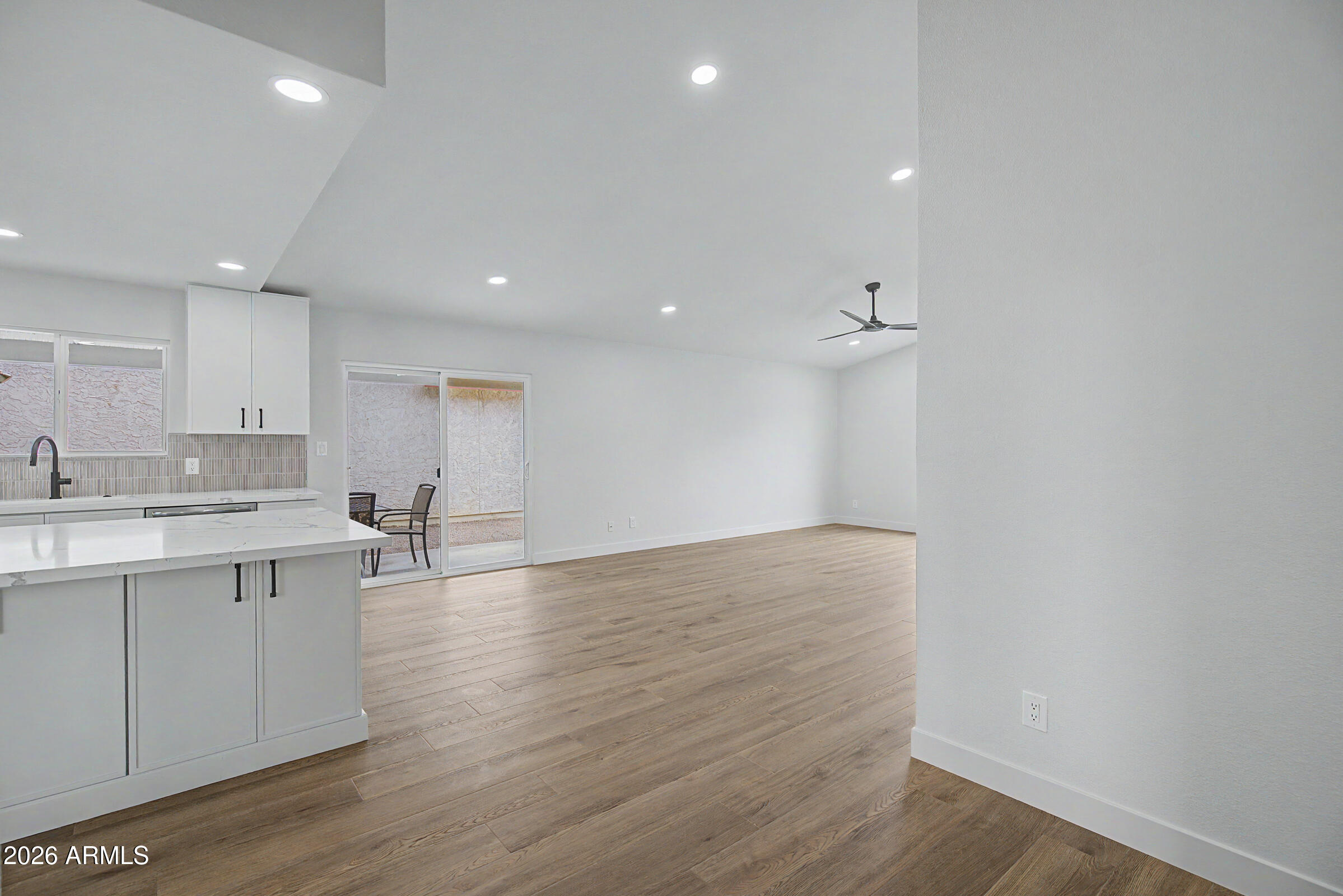 1539 W JAVELINA Avenue