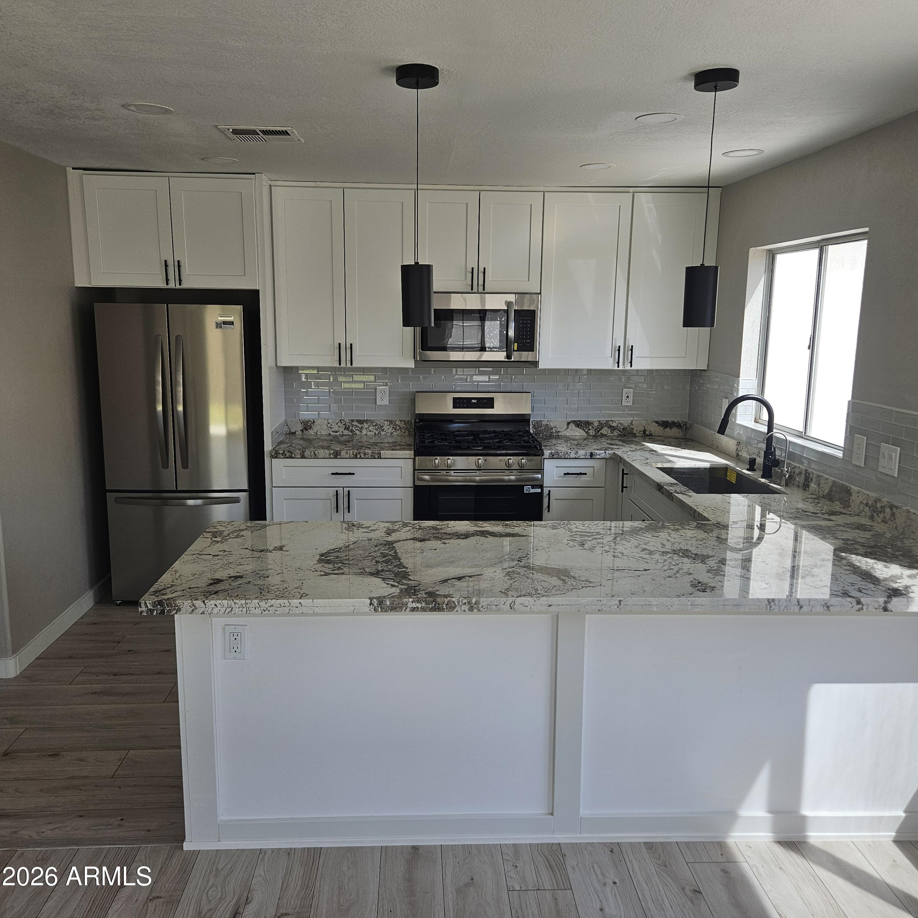 CAYS PAVILLION 2 - Residential
