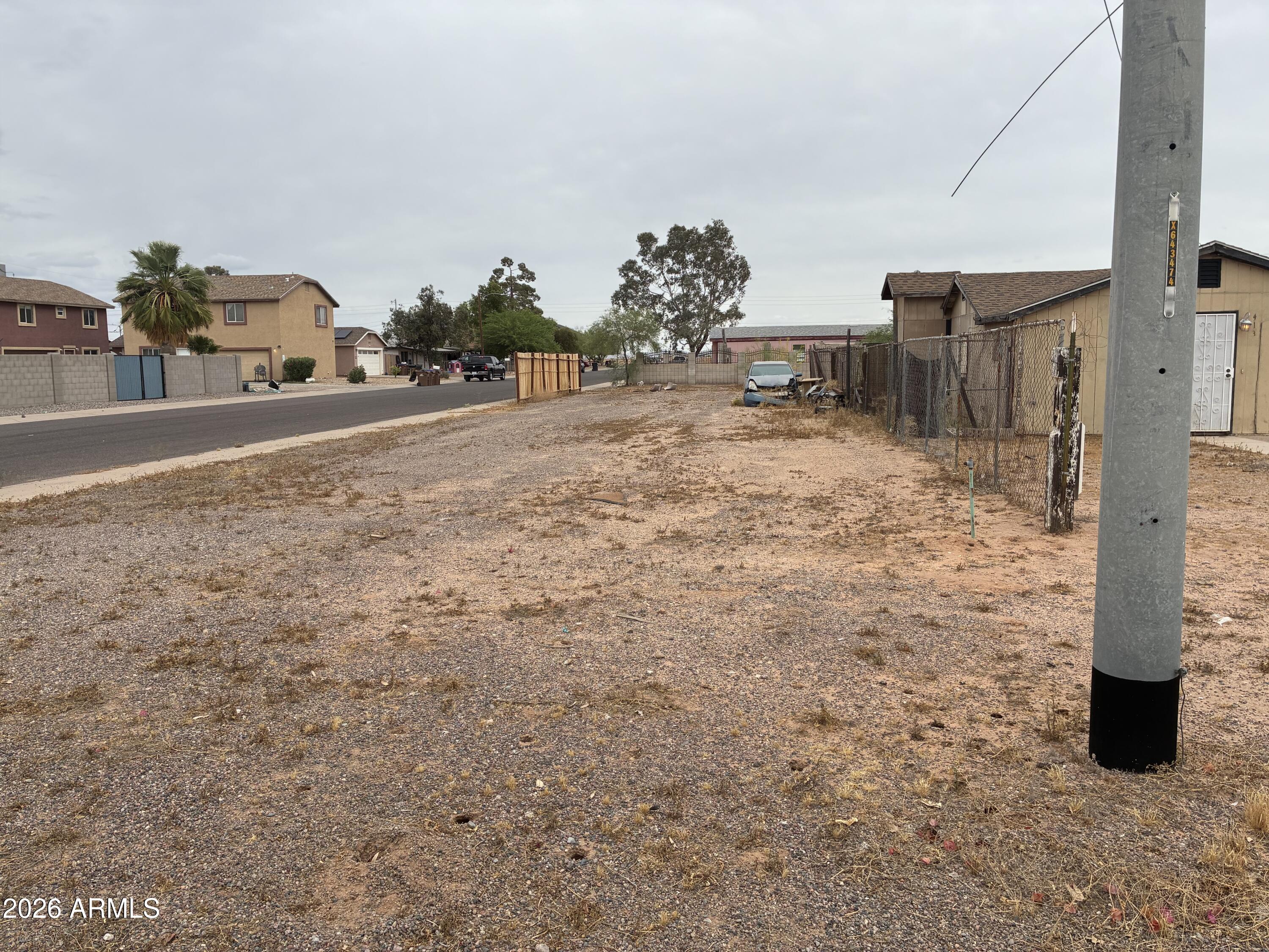 329 E DIRKLEY Avenue 1