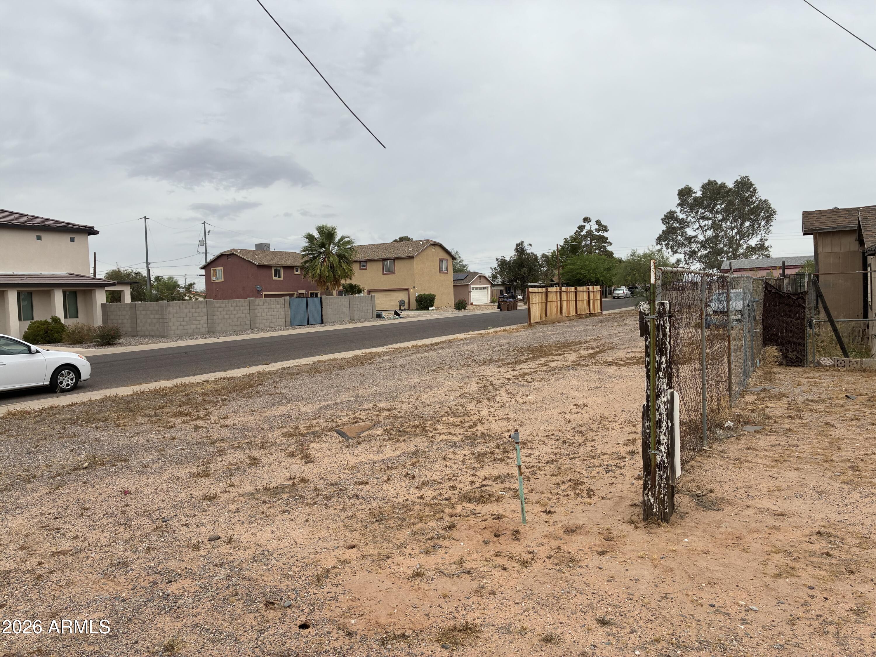 329 E DIRKLEY Avenue 1