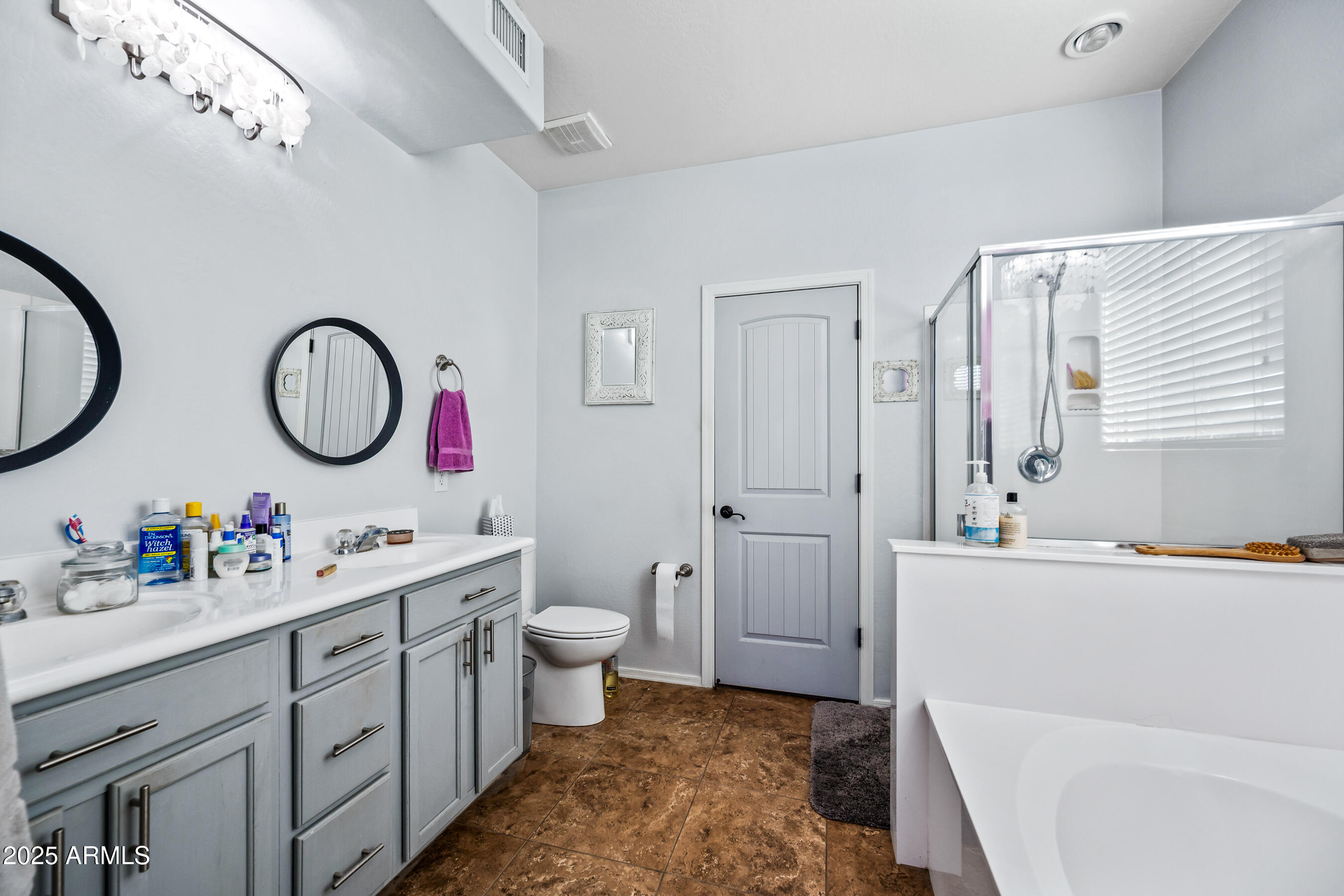 1896 W HALF MOON Circle